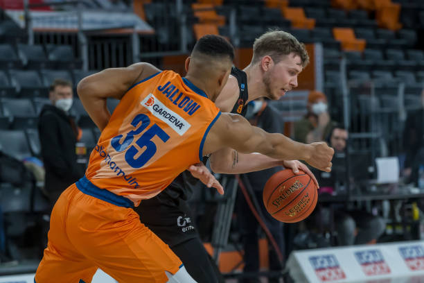 展现出强烈 展现出强烈