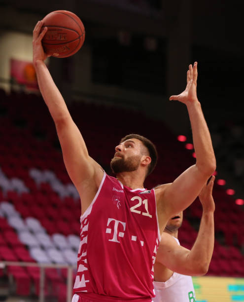 位列球队前 位列球队前